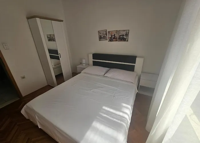 Anna Apartment