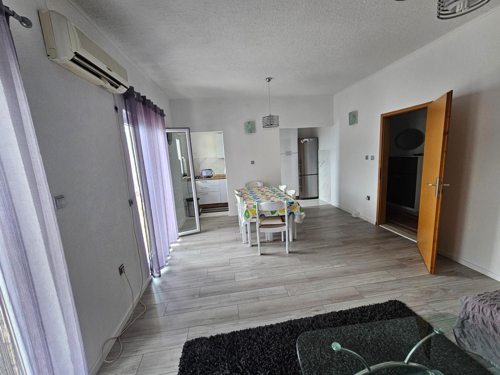 Anna Apartman *